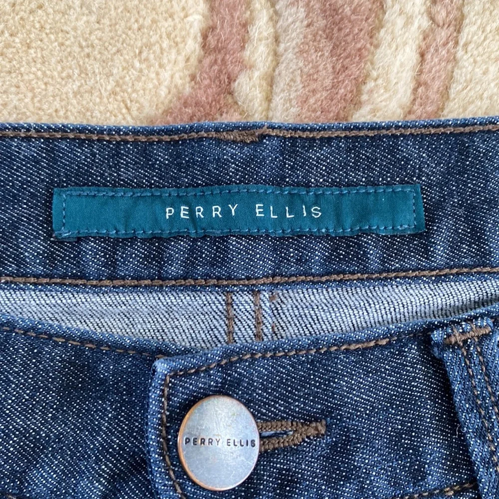 Perry Ellis SLIM FIT MEDIUM WASH DENIM JEANS - Picture 7 of 10